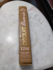 Matita per sopracciglia Too Faced Chocolate Brow-nie 12 ore di usura cacao in polvere TAUPE sigillata - Foto 1 di 2