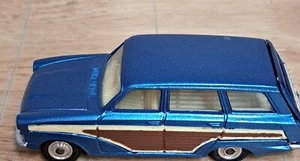CORGI TOYS FORD CONSUL CORTINA SUPER ESTATE CAR RESTORED - Picture 1 of 5