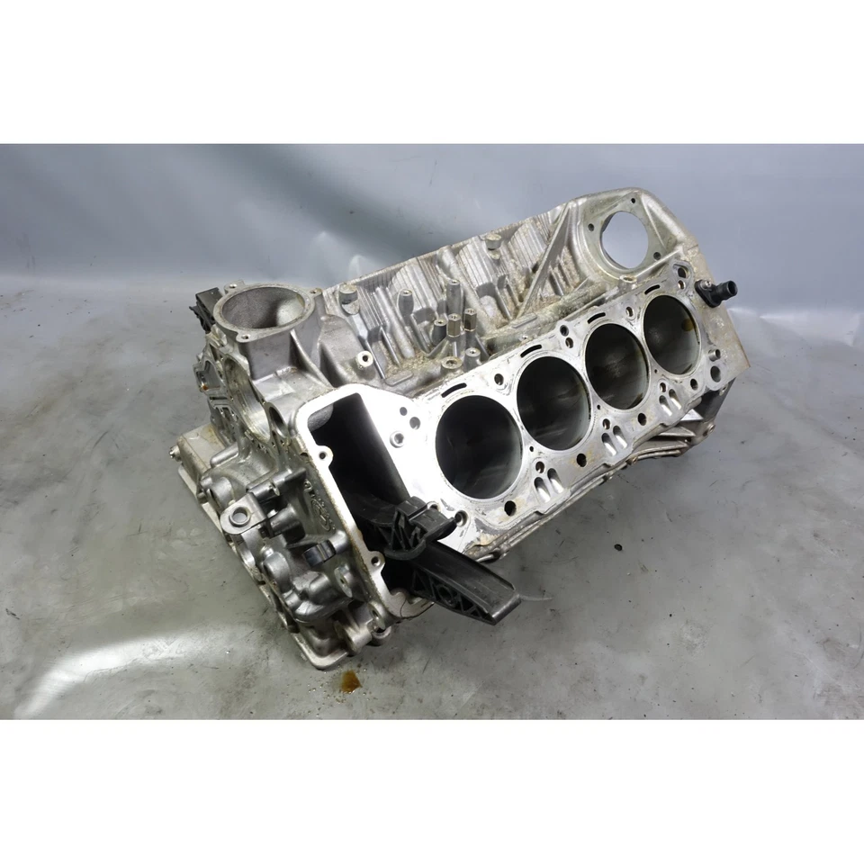 2008-2013 BMW E90 M3 S65 4.0L V8 Engine Cylinder Block Housing Bare OEM - Imagem 1 de 4