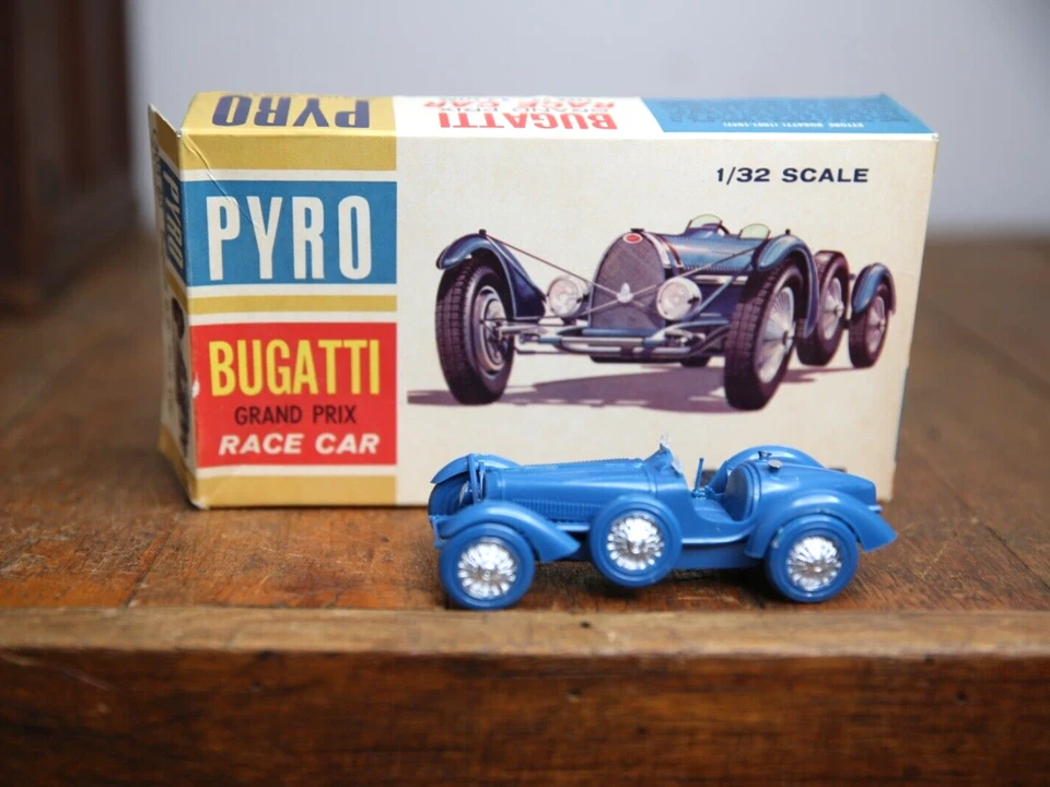 Vintage Pyro Bugatti Grand Prix Racer model car kit plastic box 1/32 scale built - Image 1 of 4