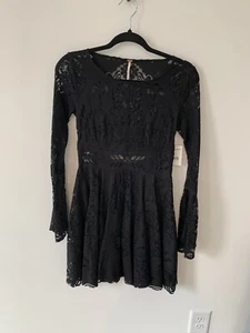 Free People schwarzes Fit and Flare Kleid Größe Small Spitze gefüttert Neu mit Etikett lange Ärmel - Bild 1 von 10