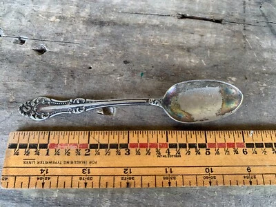 Antigua pátina encantadora cuchara Wm A Rogers A1 Warwick patrón 1898 Foto 1 de 4