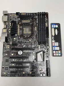 ASRock Z77 Extreme4 Motherboard Socket 1155 DDR3 - Bild 1 von 4