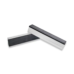 PAIR OF MAGNETIC VICE JAWS 125MM/5″ LONG SOFT RUBBER RDGTOOLS - Picture 1 of 3