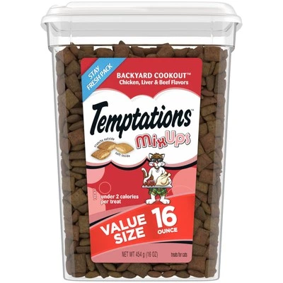 TEMPTATIONS MIXUPS golosinas crujientes y suaves para gatos sabor a cocina patio trasero, 16 oz. Foto 1 de 4