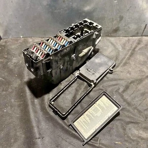 Mercedes-Benz W124 Fuse Box Assembly From OM605 1244407506 1245401750 1245400182 - Picture 1 of 18
