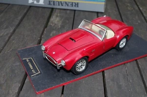 AC COBRA 427 BURAGO 1:24 TRES BON ETAT sur son socle personnalisé, voir photos. - Picture 1 of 3