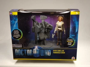 Doctor Who RIVER SONG with PANDORICA CHAIR 2011 SDCC Exclusive - Picture 1 of 13