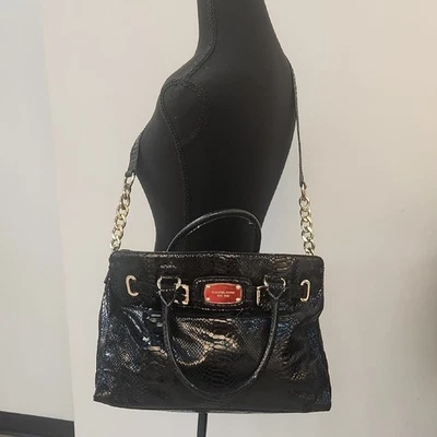 Bolso de Mano Michael Kors Hamilton Grande Piel de Serpiente Charol Negro Dorado Hardwar Foto 1 de 4