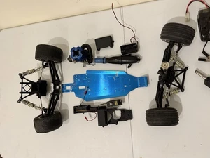 Duratrax Nitro Evader pour pièces - LIRE - Photo 1/14
