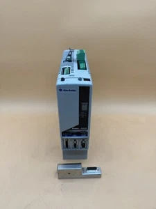 Allen Bradley 2094-BM02-S Servo Drive Kinetix 6000 Axis Module - Foto 1 di 3