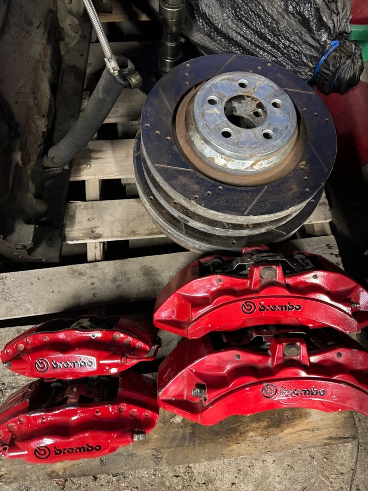 2015-2021 Dodge Charger Challenger Hellcat / Scat Pack 6 Piston Brembo Calipers - Image 1 of 4