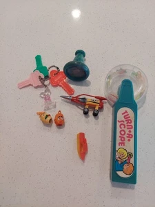 Lote de juguetes vintage años 70 Hong Kong llaves USAF torniquete plástico cajón basura - Imagen 1 de 11