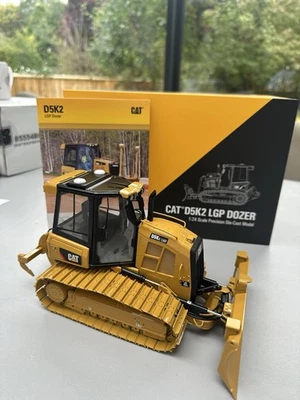 CCM D5 Dozer CAT In 1/24 Model - Image 1 of 2