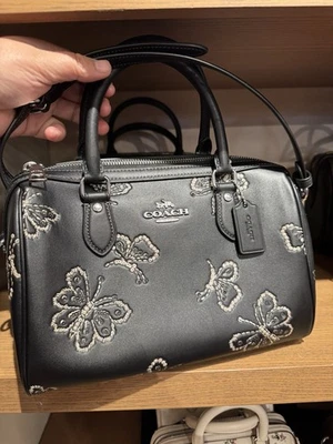 Nuevo con etiquetas Bolso Cartera Coach Rowan con Estampado de Mariposa CCK88 con Correa Bandolera Foto 1 de 4