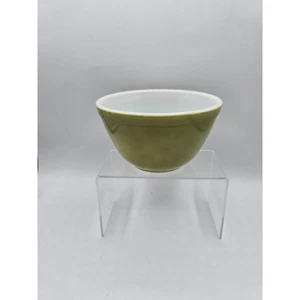 Pyrex Primary Colore Green 401 Mixing Bowl 1 1/2 Pt - Picture 1 of 6