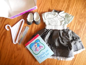 Abito nuovo/ritirato 2008 American Girl Just Like You asiatico "Silver Belle" con libro - Foto 1 di 6