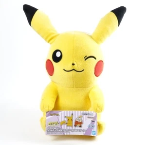 Pokemon Pikachu Take Me With You MofuGood 11" Etiqueta Peluche Banpresto Japón - Imagen 1 de 17
