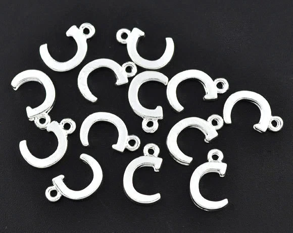 3pz charms ciondoli alfabeto lettera C colore argento 15x9mm - Immagine 1 di 1