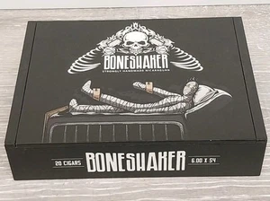 Boneshaker Zigarrenkiste Ganzkörper gegossen schwarz top Holz - Bild 1 von 5