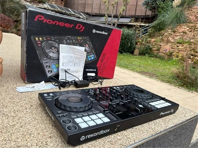 Pioneer DJ DDJ 800 Controller Inkl. Decksaver Rekordbox Wie Neu + Zubehör #1  - Bild 1 von 4