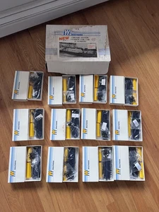 Vtg WALTHERS CUSHION COIL CAR KIT PACK CHESSIE SYSTEM 12 Lot Train LIMITED New - Picture 1 of 19