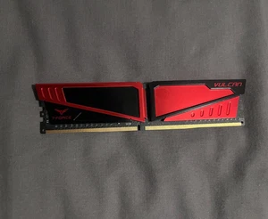 TeamGroup T-Force Vulcan 8GB (1x8GB) DDR4-3000MHz DIMM RAM - Picture 1 of 3