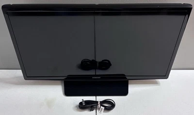 Samsung UN28H4500AF 28 inch Smart LED TV - Retro Gaming - Tested - Image 1 of 4