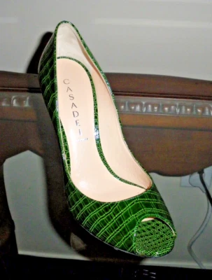 Casadei green croc embossed pumps 8-38 - Image 1 of 3