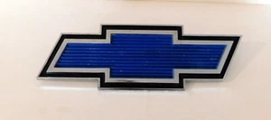 1973 - 1976 Chevrolet Truck Blue Blowtie #672810 for Front Grill OEM - Picture 1 of 3