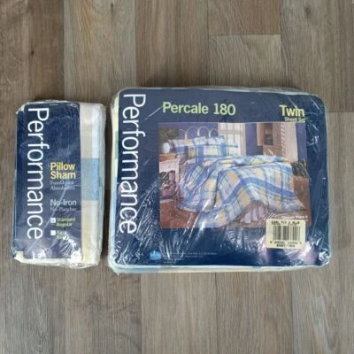 Juego de sábanas dobles a cuadros azul pastel de rendimiento vintage con fundas de almohada hechas en EE. UU. Foto 1 de 4