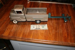 Vintage 1950's Structo Metal Truck Toy "Structo Pines Resort" with Boat Trailer - Picture 1 of 8