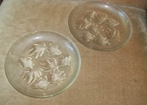 Set of 2 Koi Goldfish Embossed Clear Glass Plates 9" - Bild 1 von 7