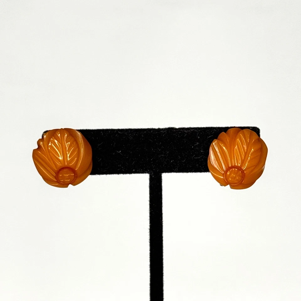 Pendientes Baquelita Caramelo Hoja Redonda Tallada Tornillo Tono Plata Foto 1 de 4