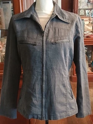 Chaqueta Ciervo Blanca Talla Mediana Gris Frontal Cremallera Completa Manga Larga Bolsillos Frontales Foto 1 de 4