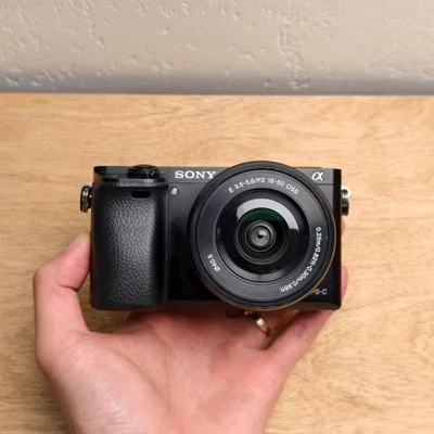 Sony Alpha A6000 Mirrorless Camera Kit (Black)95% New with 16-50mm Lenses - Image 1 of 4