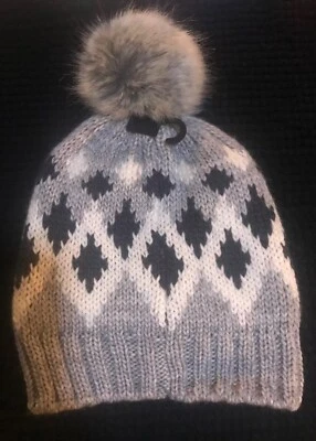 Gorro pompón de piel sintética talla única H&M para niñas  Foto 1 de 4