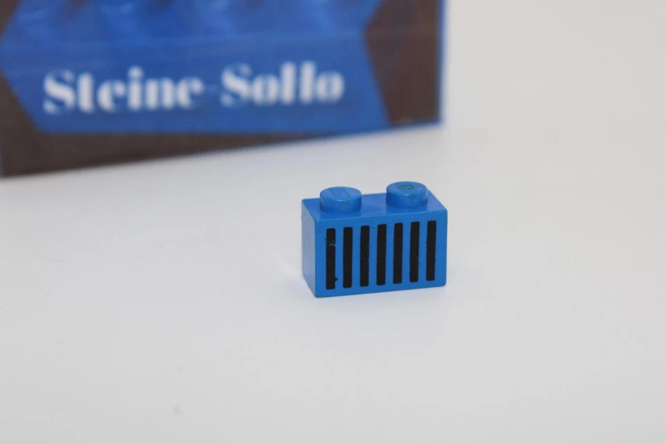 Lego (c) 1x Space Stein 1x2 - Classic - blau  schwarze Streifen  - 3004p06 -  - Bild 1 von 1