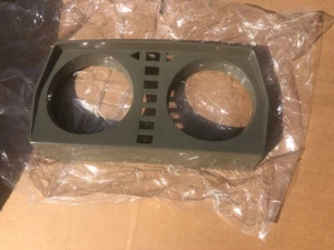 NOS RANGE ROVER CLASSIC FRONT BINNACLE COVER 607222 - Bild 1 von 2