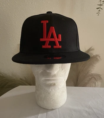 Gorra New Era LA Dodgers 9Forty ajustable negra y roja nueva sin etiquetas Foto 1 de 4