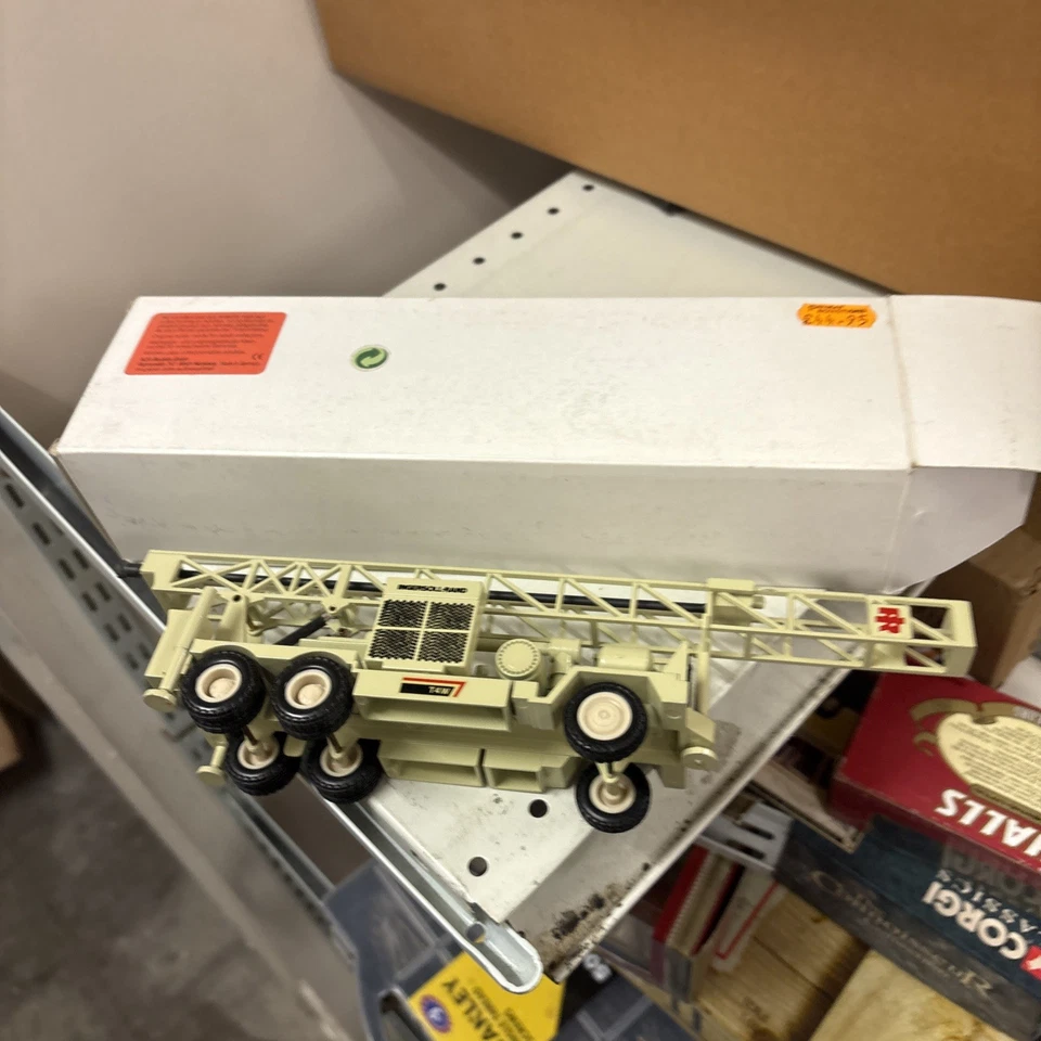 Conrad crane t4w  - image 1 of 4