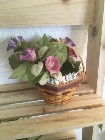 Longaberger morning glory basket, liner, fabric, flowers & tag Cover