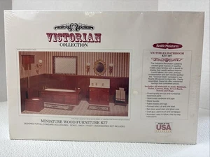 NEU REALLIFE MINIATUREN VIKTORIANISCHES BADEZIMMER-SET #197 VERSIEGELT PUPPENHAUS HOLZ METALL - Bild 1 von 6