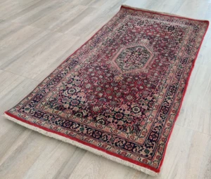 Vintage 3 x 5 ft Worn Hand Knotted Area Rug 100% Wool Bidjar Medallion Pre-owned - Picture 1 of 24