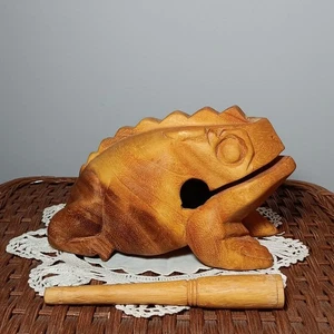 Natürliches handgeschnitztes Holz Percussion Frosch Kröte Ribbit Musikinstrument - Bild 1 von 7