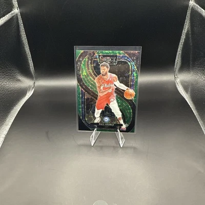 2024-25 Panini Select Premier Level Paul George #159 Green Disco Prizm/5 Foto 1 de 2