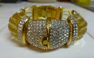 FABULOUSLY CHIC KENNETH JAY LANE LUCITE AND RHINESTONE BRACELET - Picture 1 of 6
