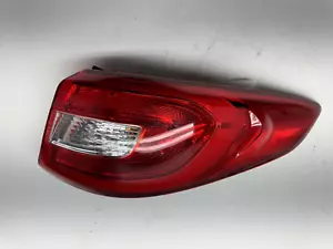 GENUINE 2015 2016 2017 Hyundai Sonata Right Quarter Panel Tail Light 92402-C2000 - Picture 1 of 8