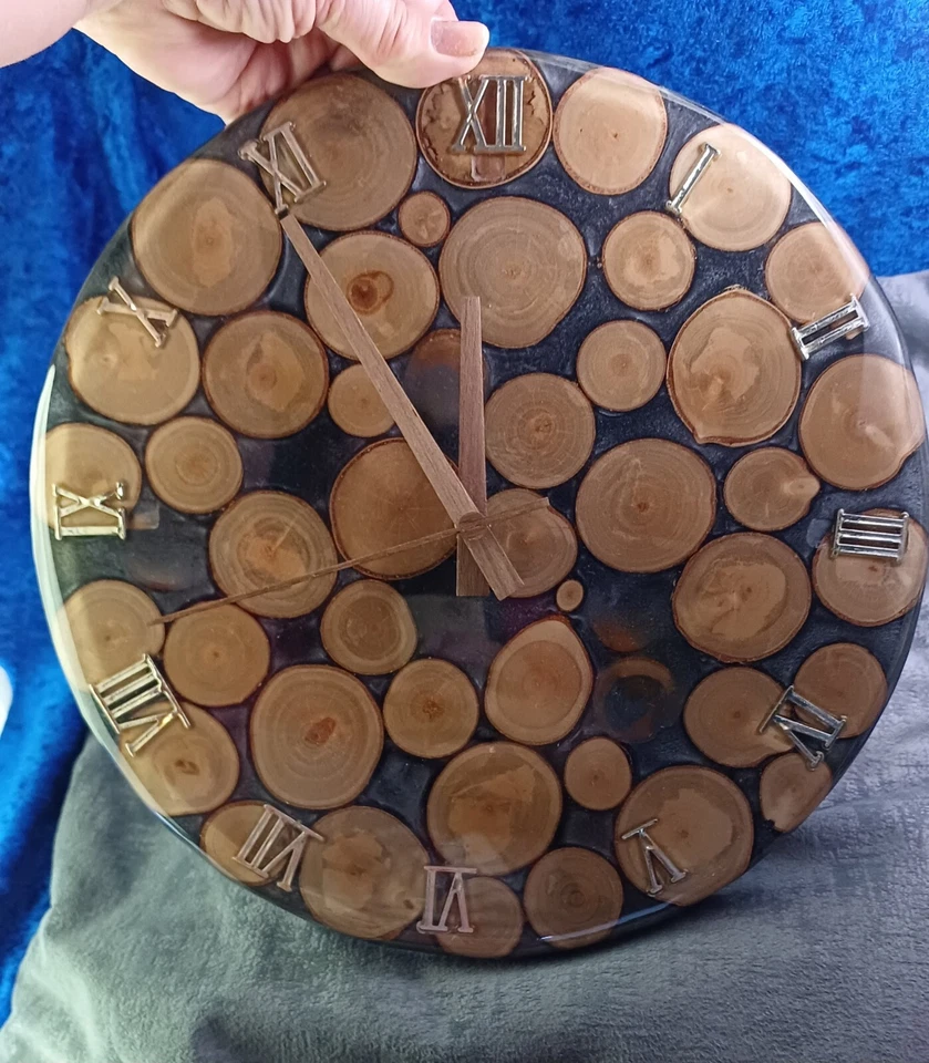 Wanduhr Holz, Epoxidharz Handgefertigt (30 cm Durchmesser) - Bild 1 von 3