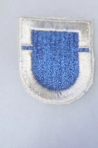 EDICIÓN ORIGINAL EJÉRCITO DE ESTADOS UNIDOS 1ER BATALLÓN 18O CUERPO AEROTRANSPORTADO BOINA FLASH - Imagen 1 de 2